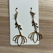 Load image into Gallery viewer, WP Handmade Beaded Earrings
