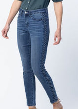 Load image into Gallery viewer, Judy Blue Plus Midrise Braid Relaxed Fit
