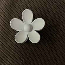 Load image into Gallery viewer, MF Plucked Petal Flower Clip
