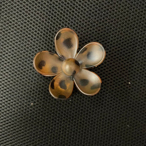 MF Plucked Petal Flower Clip
